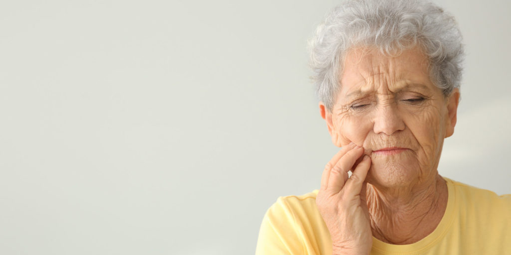 loose dentures patient